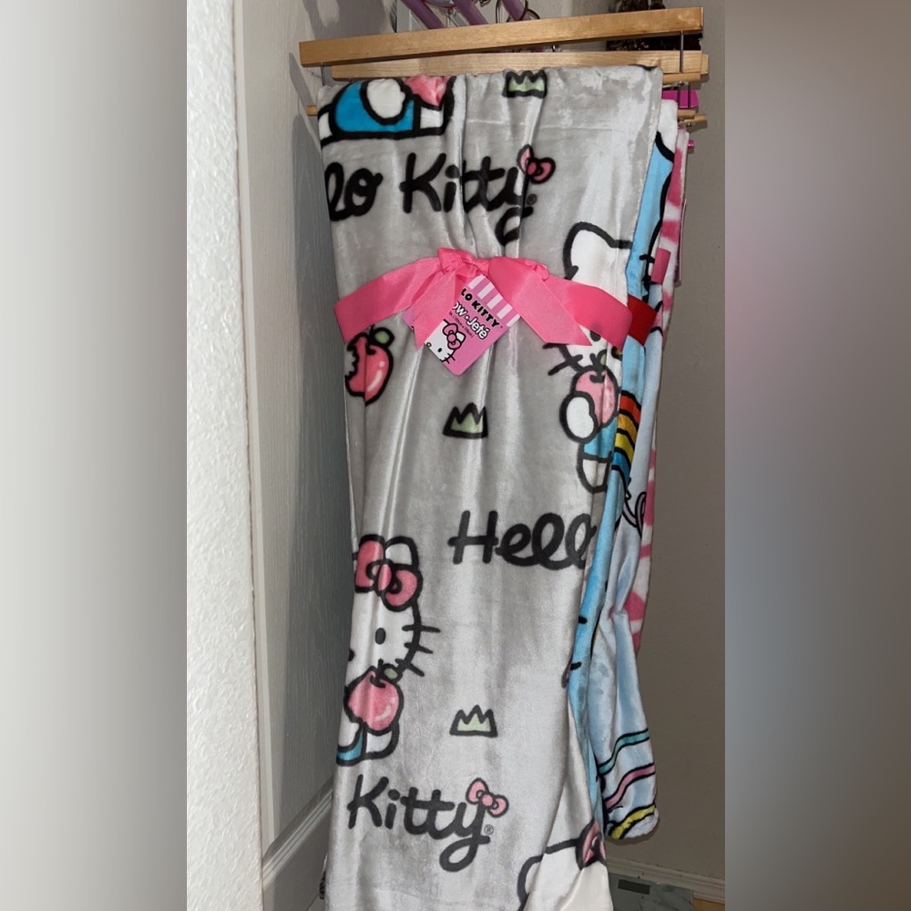 Hello Kitty throw blanket